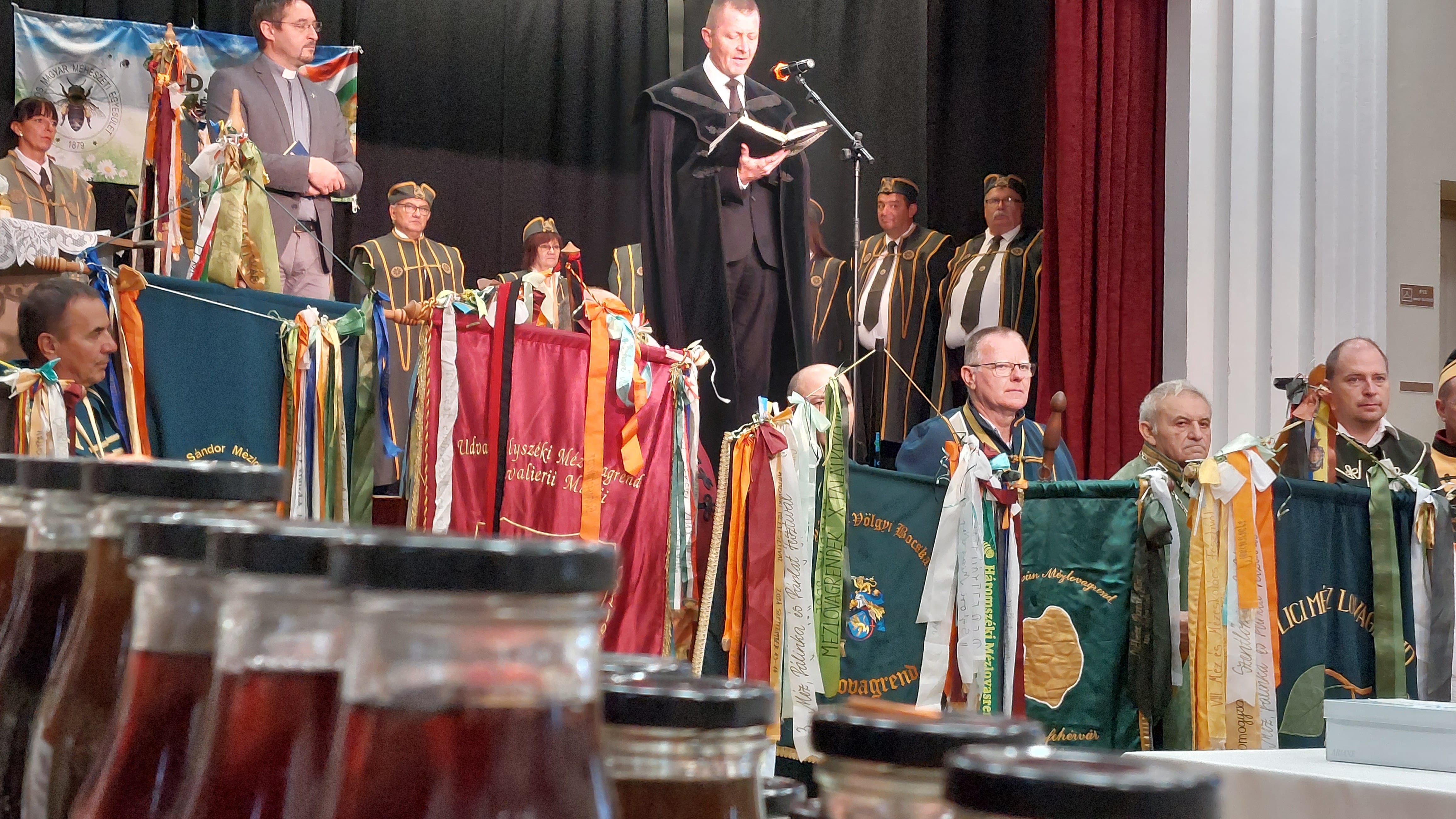 Aranybarna nedű, egészség, szórakozás, és mézédes hangulat